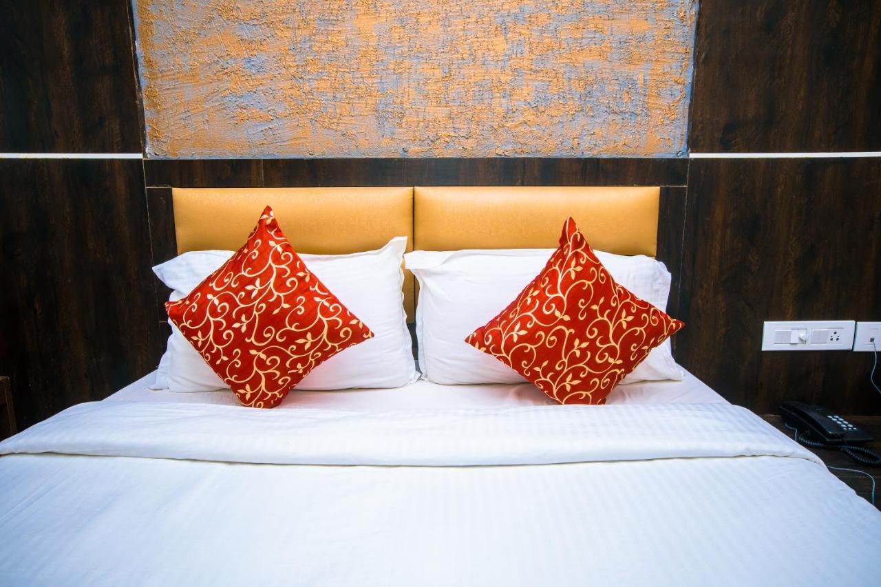 Grand Oliver Chennai Exterior photo