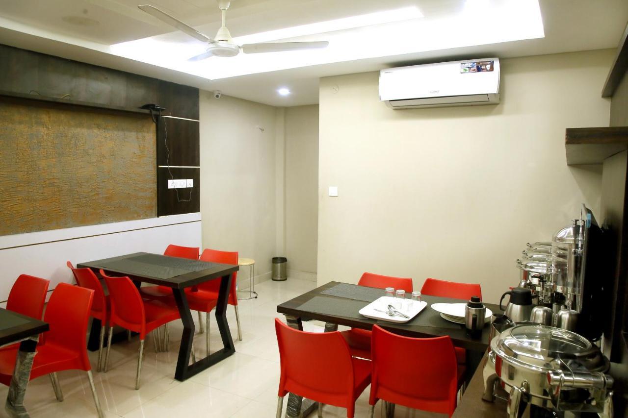Grand Oliver Chennai Exterior photo
